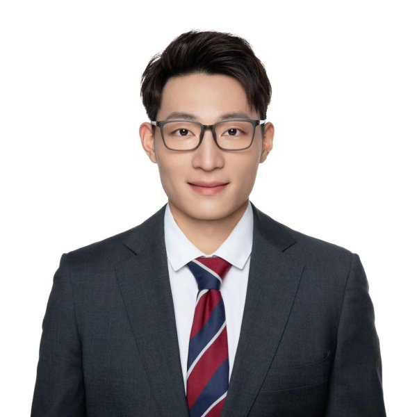 启远网  东方日升去年扣非净利大降330%，一年亏损额比前四年盈利还多10亿