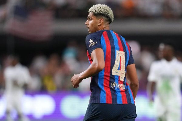 爱配投资 每体：7月1日起，阿劳霍的解约金将从10亿欧降至6500万欧